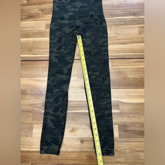 Spanx Seamless Leggings Slimming Fine Ribbed Ankle Length Green Brown Camo Sz M - Picture 9 of 11